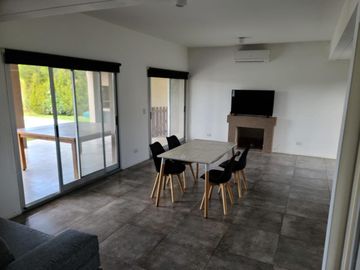 Casa en venta - 4 Dormitorios 3 Baños - Cochera - 858Mts2 - Tigre