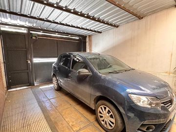 Casa en terreno de 8 x 35 en Balcarce al 800, Barrio Norte, ideal para edificio