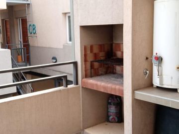 Dúplex en venta - 2 Dormitorios 2 Baños - Cochera - 98Mts2 - Monte Grande
