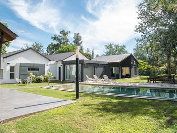 Hermosa casa en Country Aldea Tenis