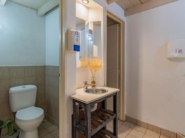 Casa Quinta en Gonnet con quincho, parque y pileta - 486 esq. 23