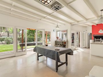 Casa Quinta en Gonnet con quincho, parque y pileta - 486 esq. 23