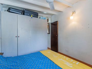 Casa Quinta en Gonnet con quincho, parque y pileta - 486 esq. 23