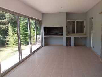 Casa en venta Barrio El recodo Bajada tortugas norte, lote central apto credito