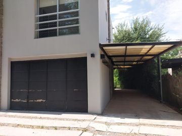 Casa en venta Barrio El recodo Bajada tortugas norte, lote central apto credito