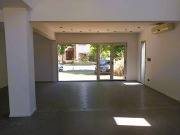 Casa en venta Barrio El recodo Bajada tortugas norte, lote central apto credito