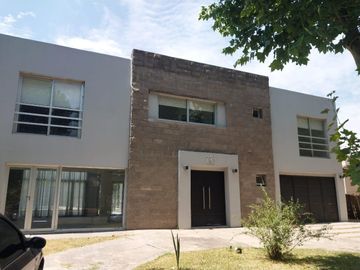 Casa en venta Barrio El recodo Bajada tortugas norte, lote central apto credito
