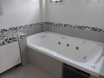 Casa en venta Barrio El recodo Bajada tortugas norte, lote central apto credito