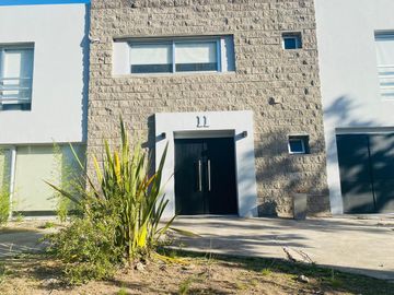Casa en venta Barrio El recodo Bajada tortugas norte, lote central apto credito