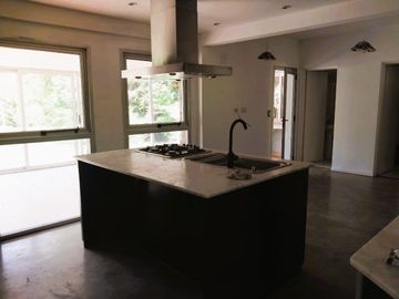 Casa en venta Barrio El recodo Bajada tortugas norte, lote central apto credito