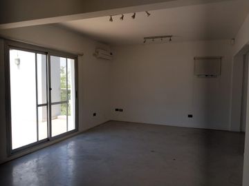 Casa en venta Barrio El recodo Bajada tortugas norte, lote central apto credito