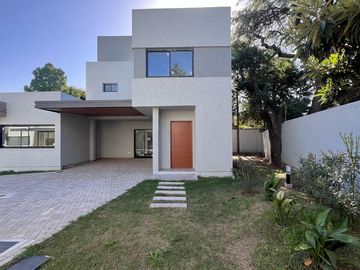 Houssing Villa Belgrano sobre Blas Pascal