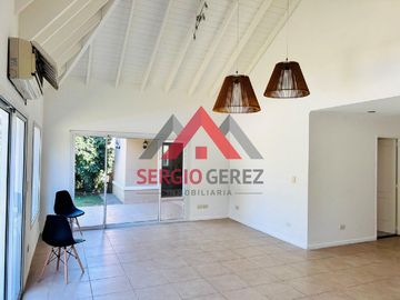 Casa en Santa Ana Barrio Cerrado