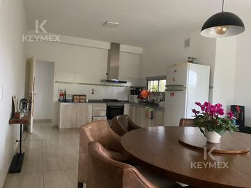 CASA-VENTA BARRIO CERRADO-PILAR DEL ESTE SANTA GUADALUPE