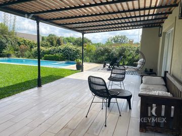 CASA-VENTA BARRIO CERRADO-PILAR DEL ESTE SANTA GUADALUPE