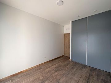 CASA EN VENTA, PUERTOS DEL LAGO, BARRIO COSTAS, LOTE AL 100, 7 AMBIENTES
