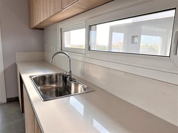 CASA EN VENTA, PUERTOS DEL LAGO, BARRIO COSTAS, LOTE AL 100, 7 AMBIENTES