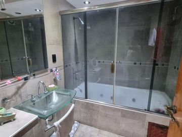 Casa en venta Quilmes Oeste, Muy buen estado