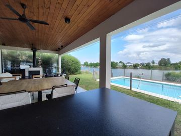 Espectacular Casa en Venta al Río en Barrio Náutico Canal - Villanueva