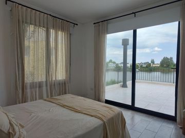 Espectacular Casa en Venta al Río en Barrio Náutico Canal - Villanueva
