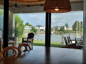 Espectacular Casa en Venta al Río en Barrio Náutico Canal - Villanueva
