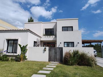 Espectacular Casa en Venta al Río en Barrio Náutico Canal - Villanueva