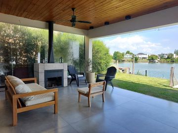 Espectacular Casa en Venta al Río en Barrio Náutico Canal - Villanueva