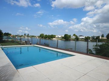 Espectacular Casa en Venta al Río en Barrio Náutico Canal - Villanueva