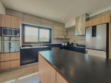 Espectacular Casa en Venta al Río en Barrio Náutico Canal - Villanueva