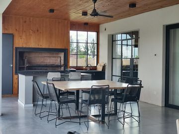 Espectacular Casa en Venta al Río en Barrio Náutico Canal - Villanueva