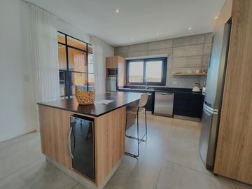 Espectacular Casa en Venta al Río en Barrio Náutico Canal - Villanueva
