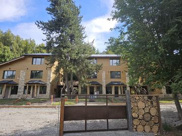 VENTA Departamento a estrenar 85m2, cochera, parque, UF 11, excelente calidad, Villa La Angostura