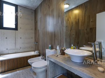 Casa en VENTA en Lares de Canning