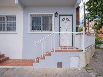 Casa 3 ambientes  Tigre centro PH