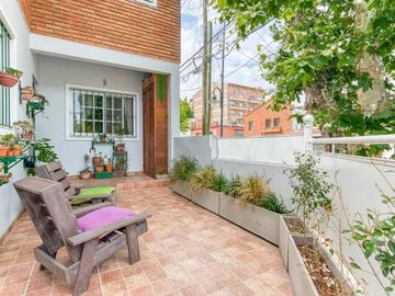 Casa 3 ambientes  Tigre centro PH
