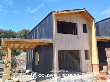 VENTA Casa 2 dormitorios Cochera cubierta UF 1 B° Norte, Villa La Angostura
