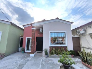 Casa en  Venta, Urbanizacion Villa Italia, IngG