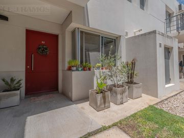 Departamento tipo duplex de 4 amb  en venta en El Sendero - Nordelta
