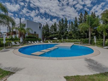 Departamento tipo duplex de 4 amb  en venta en El Sendero - Nordelta