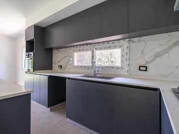 Casa en venta en Haras Santa Maria Las Lomas a estrenar tres dormitorios con dependencia y pileta