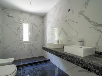 Casa en venta en Haras Santa Maria Las Lomas a estrenar tres dormitorios con dependencia y pileta