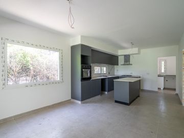 Casa en venta en Haras Santa Maria Las Lomas a estrenar tres dormitorios con dependencia y pileta