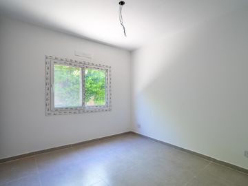 Casa en venta en Haras Santa Maria Las Lomas a estrenar tres dormitorios con dependencia y pileta
