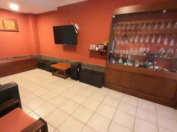 CARAPACHAY -IMPECABLE DÚPLEX DE 4 AMB CON COCHERA Y JARDÍN!!