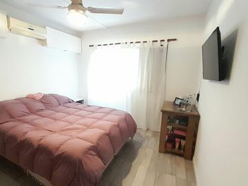 CARAPACHAY -IMPECABLE DÚPLEX DE 4 AMB CON COCHERA Y JARDÍN!!