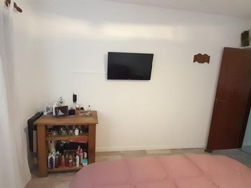 CARAPACHAY -IMPECABLE DÚPLEX DE 4 AMB CON COCHERA Y JARDÍN!!