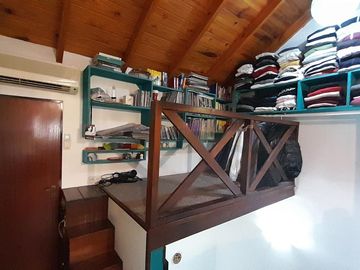 CARAPACHAY -IMPECABLE DÚPLEX DE 4 AMB CON COCHERA Y JARDÍN!!
