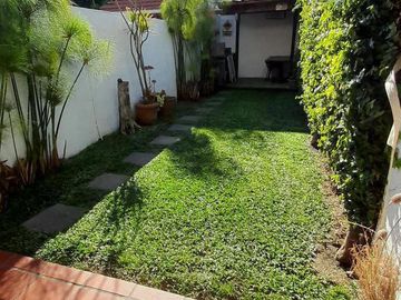 CARAPACHAY -IMPECABLE DÚPLEX DE 4 AMB CON COCHERA Y JARDÍN!!