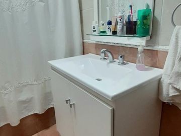 CARAPACHAY -IMPECABLE DÚPLEX DE 4 AMB CON COCHERA Y JARDÍN!!