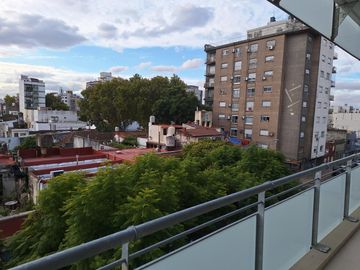 Venta - Departamento - 1 ambiente frente  con balcon  - Vicente Lopez